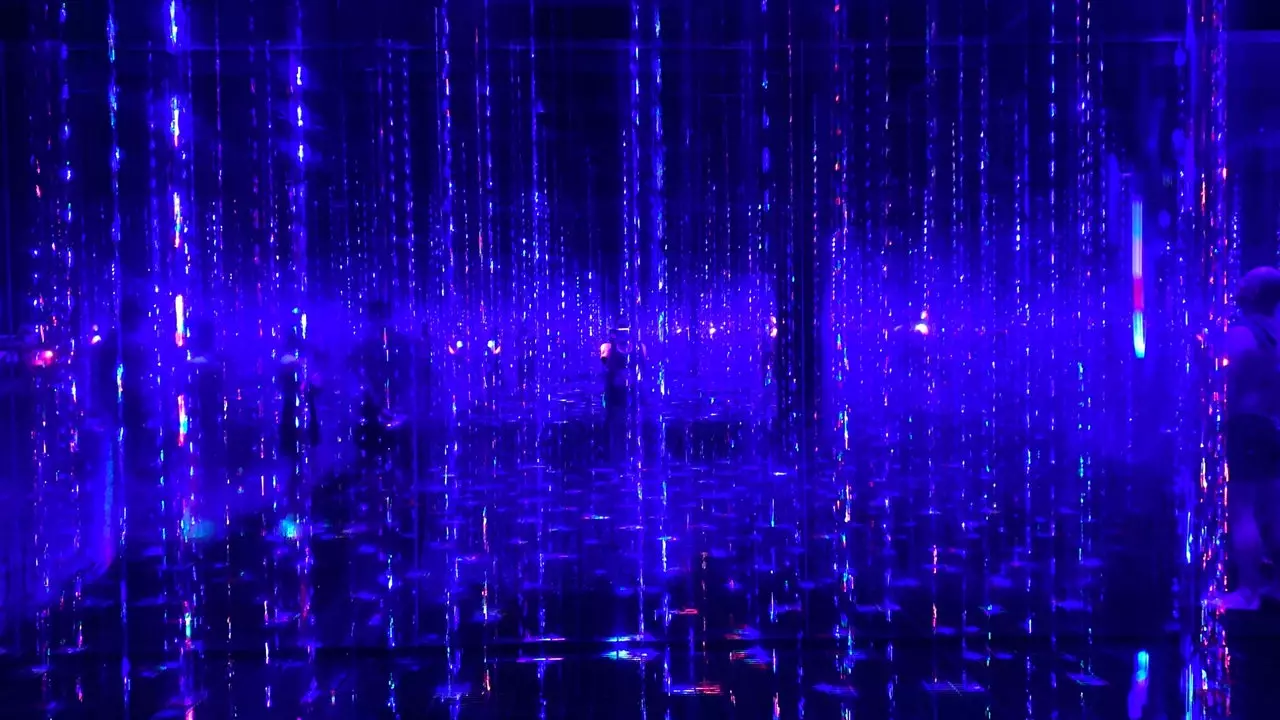 teamLab'тин иммерсивдик искусствосу Токио саунасын ээлейт