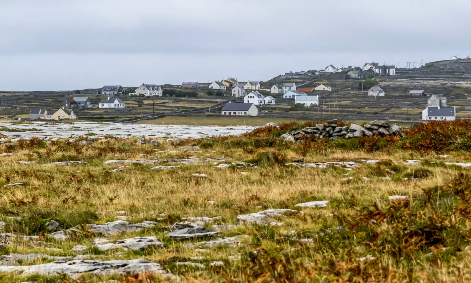 Målet ditt i den lille byen Kilronan er å få en leiesykkel.