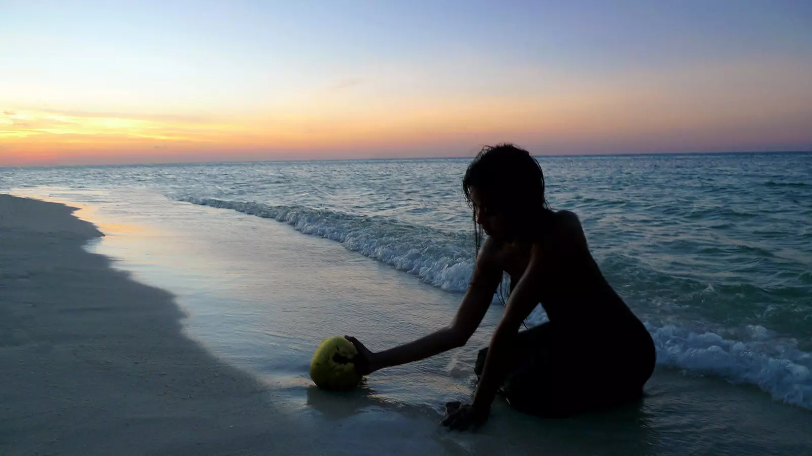 Sebuah pulau terpencil untuk Anda, apakah Anda akan menjalani liburan Anda seperti orang buangan?