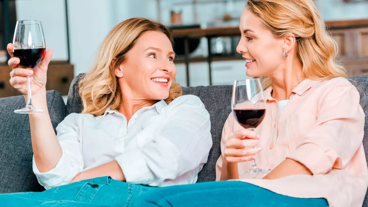 Of wines, series and a documentary: set yourself a different Mother's Day