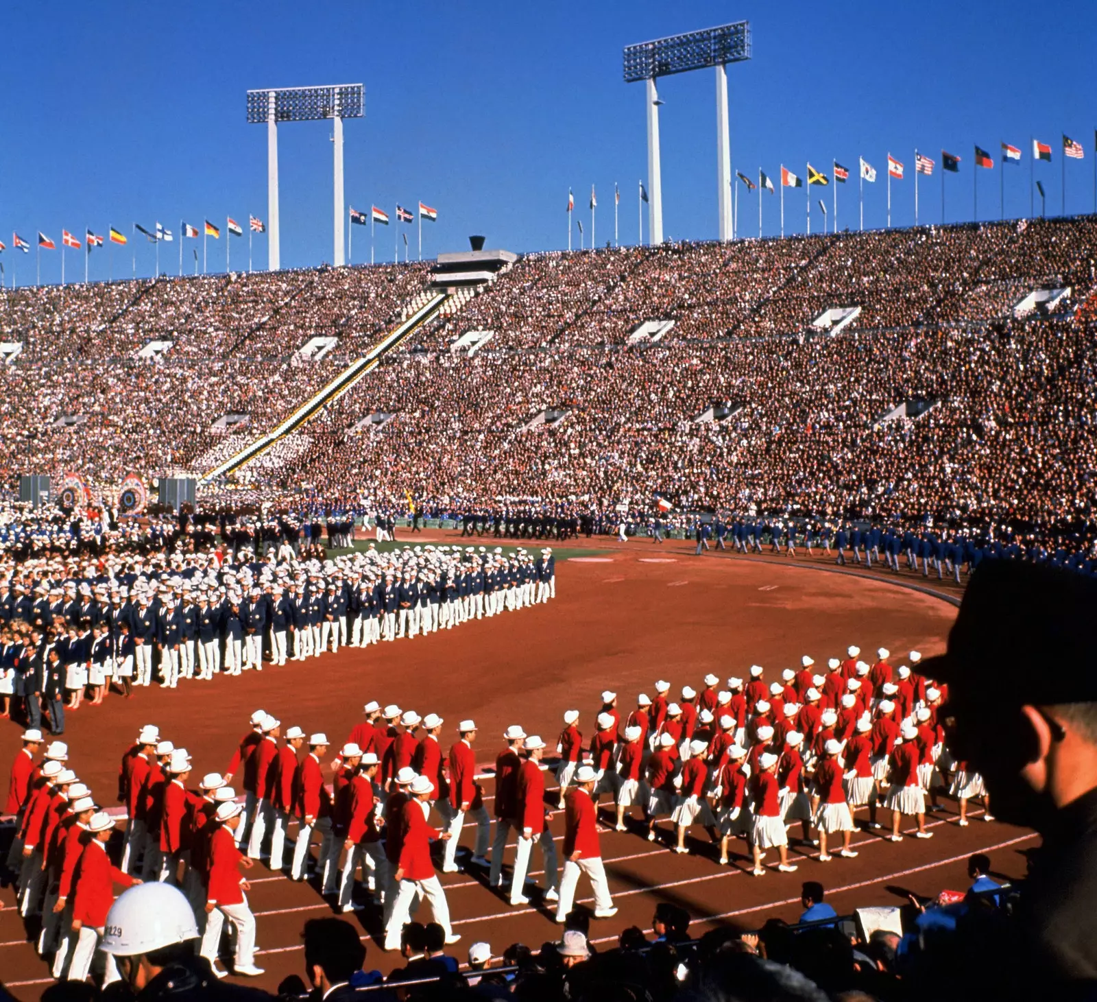 1964 წლის ტოკიოს ოლიმპიადის გახსნის ცერემონია.