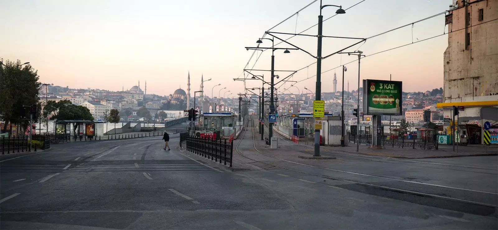 Istanbul ilman ihmisiä luksusta kävellä yksin Hagia Sofian läpi