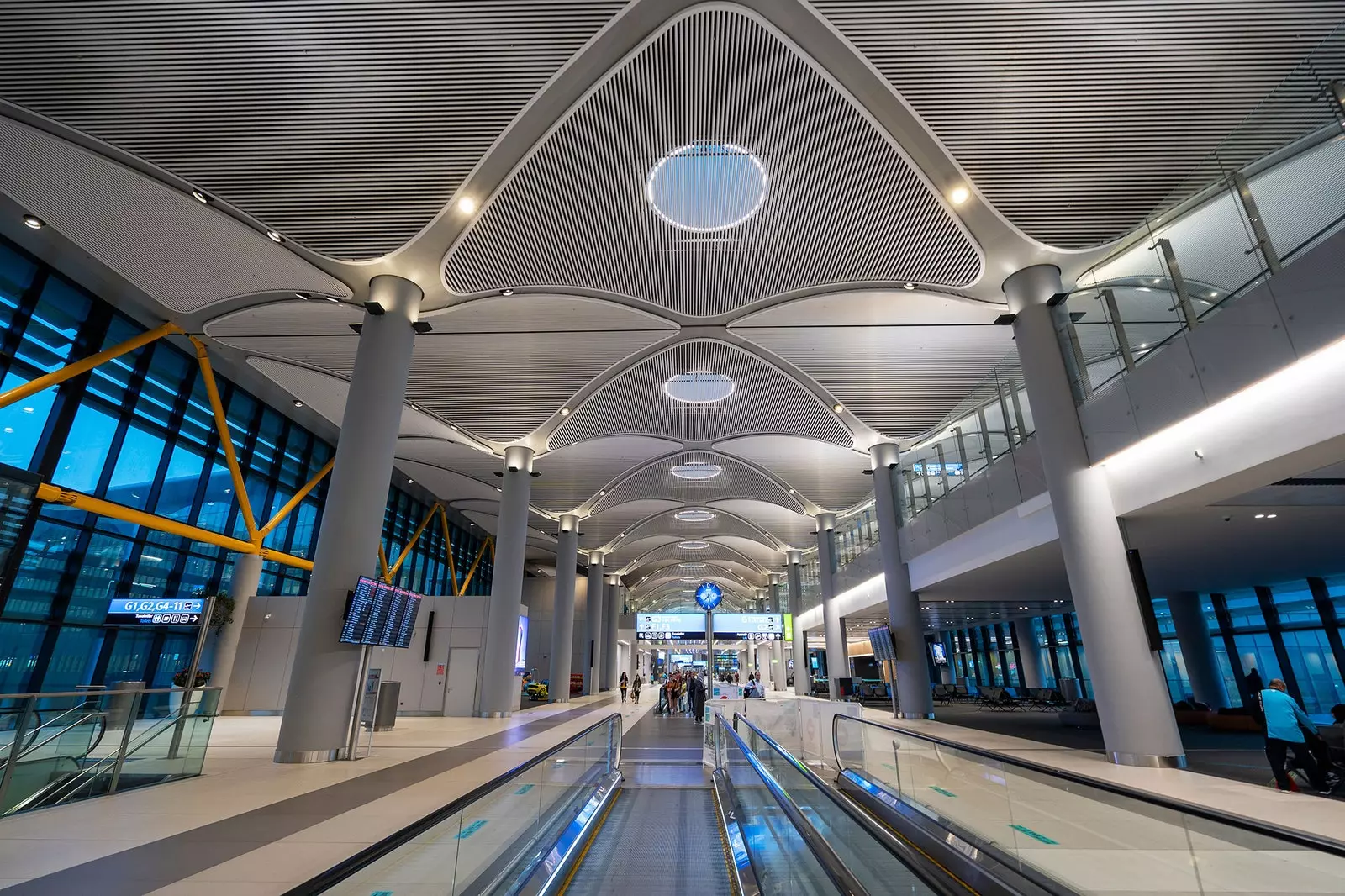 Een moderne eco-luchthaven met een hoge recyclingcapaciteit