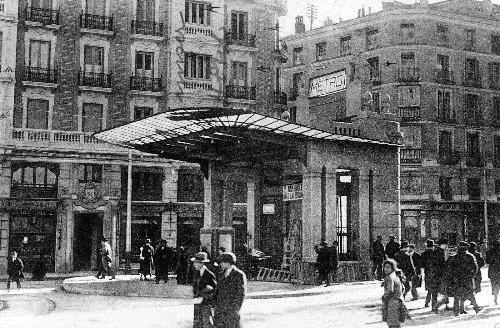 Gran Vía metro bandstand in the 1920s