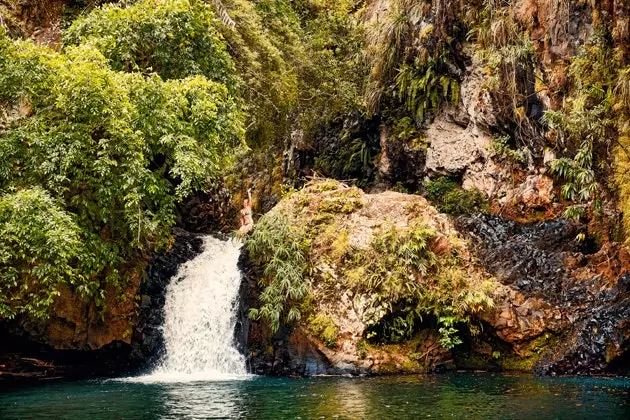 Dosažení konce zip line je odměněno vodopádem