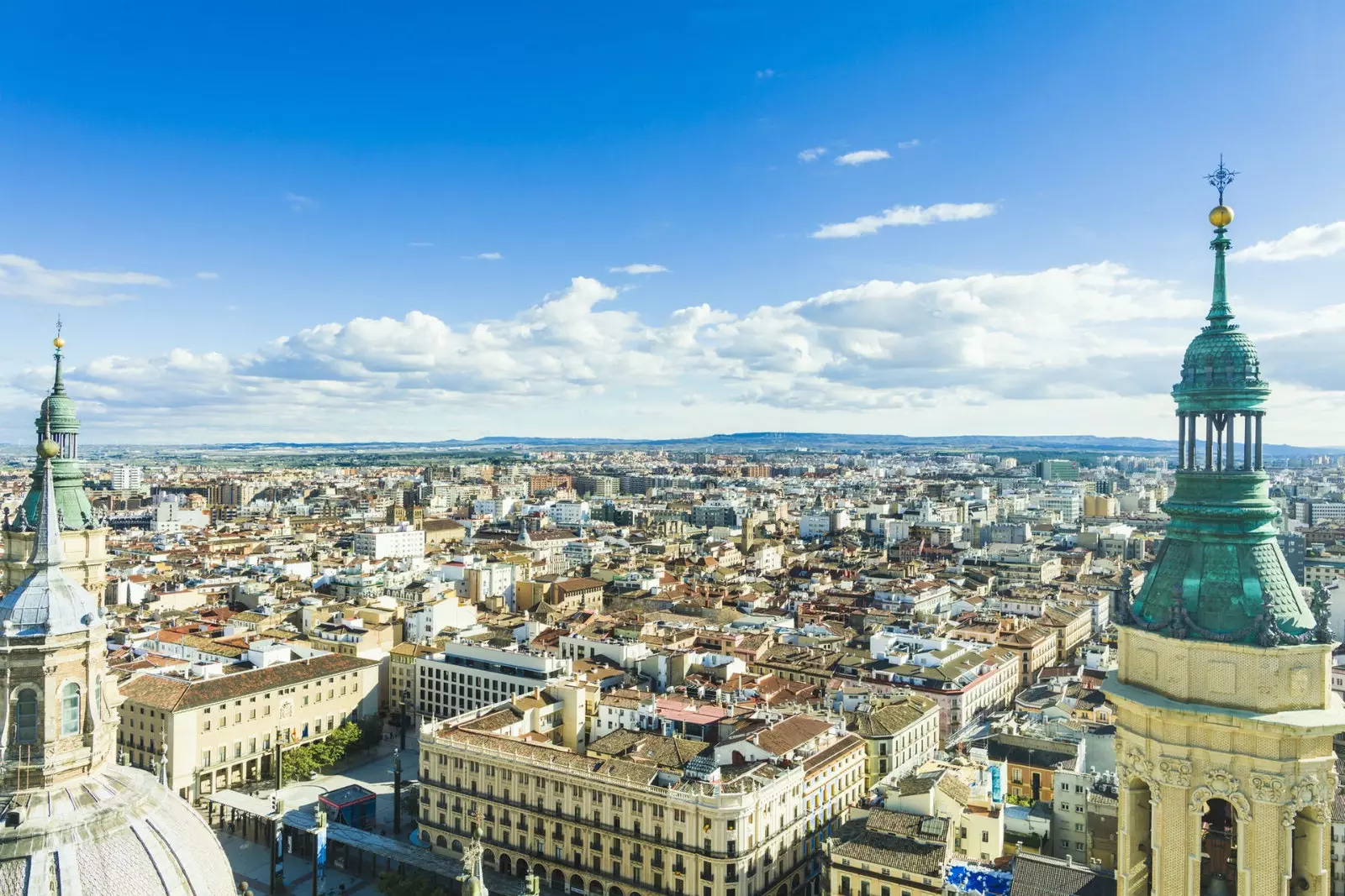 Från Basilica del Pilar en av Spaniens 12 skatter.