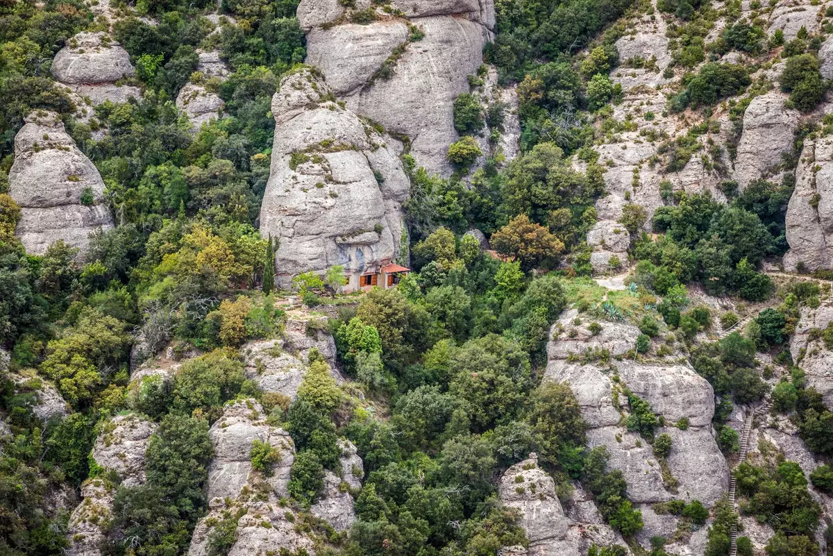 Die Launen der Felsen und ihre rumpelnden Geräusche