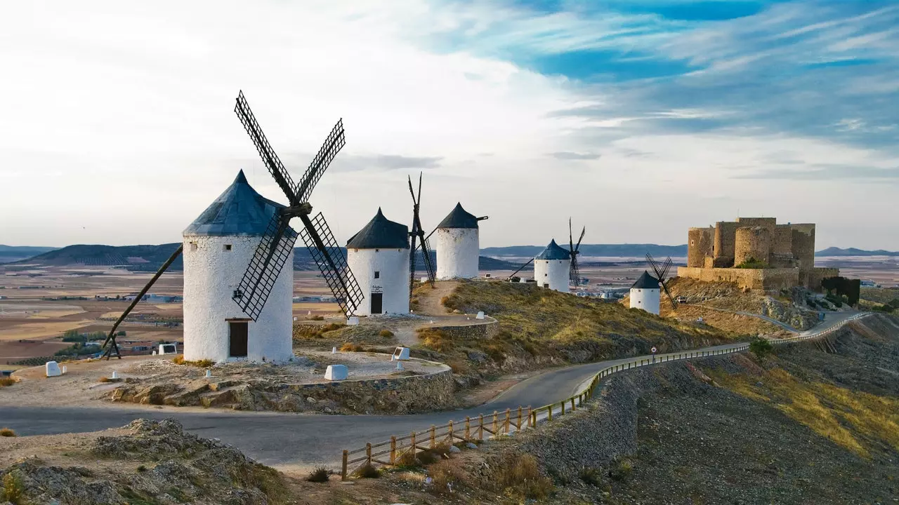 Cúig bhaile le titim i ngrá leo i gCúige Toledo