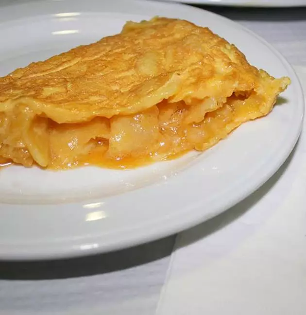 NƏ BİR ANA SEVGİSİ YAŞIRIR OMELET