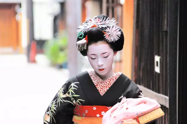 Een geisha in de wijk Gion