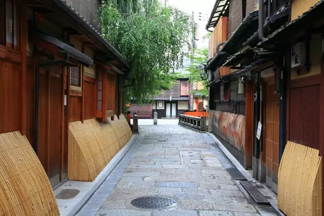 De t-huizen zijn verdeeld tussen Gion en Pontochō