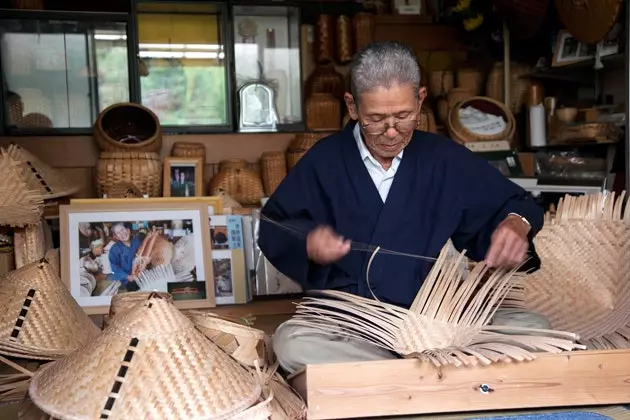 Yasup Shiba o último artesão de Minachi com 95 anos