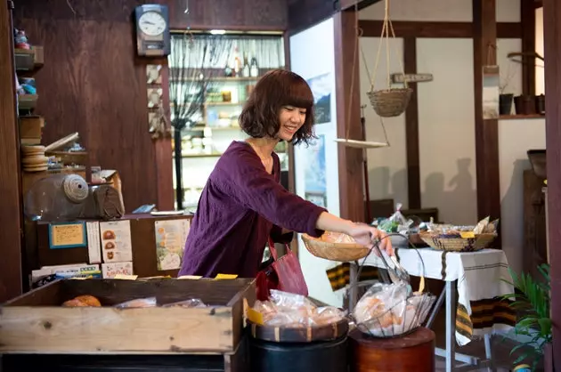 Café Bocu toko makrobiotik jalan