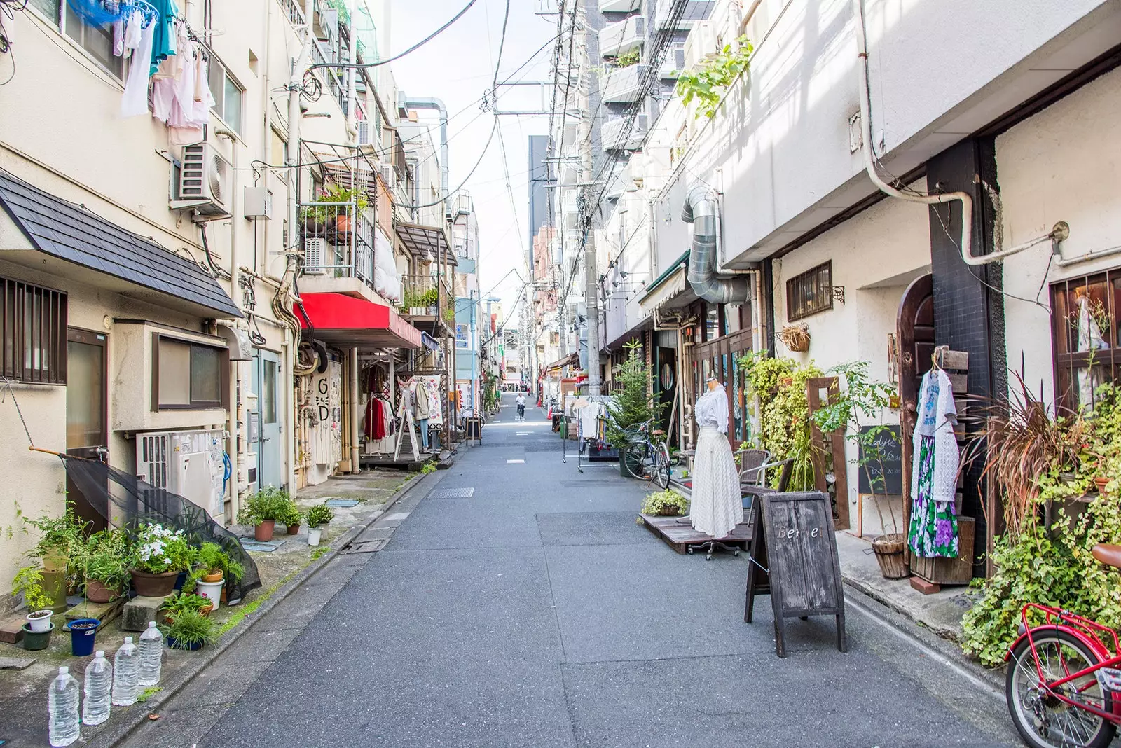 Koenji est un quartier contre-culturel qui n'arrête jamais de danser