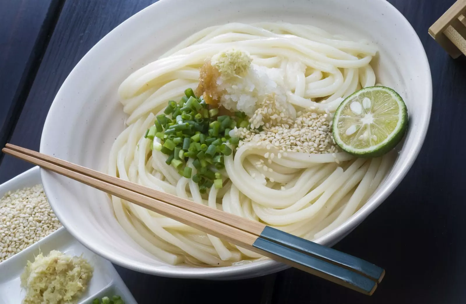 Udon sa yuzu.