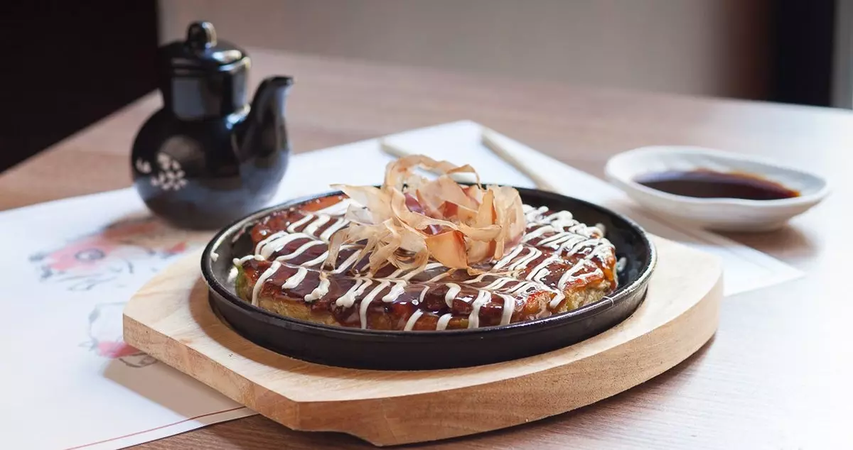 A la découverte de la meilleure "pizza" japonaise de Madrid, l'okonomiyaki