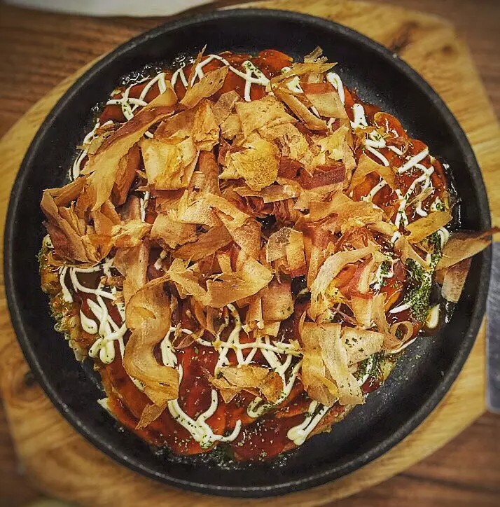 Labākās japāņu “picas” atklāšana Madridē – okonomiyaki