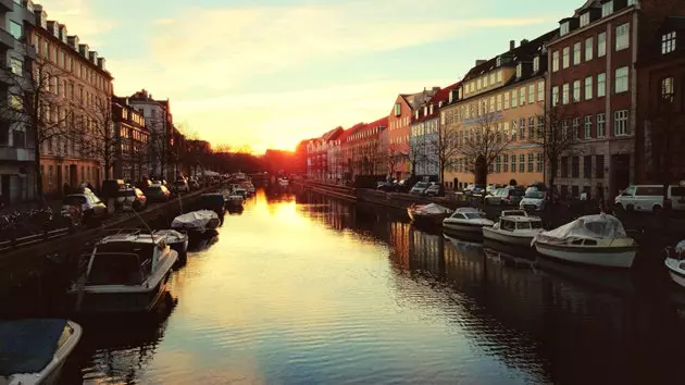 Zonsondergang op Copenhappy-kanalen