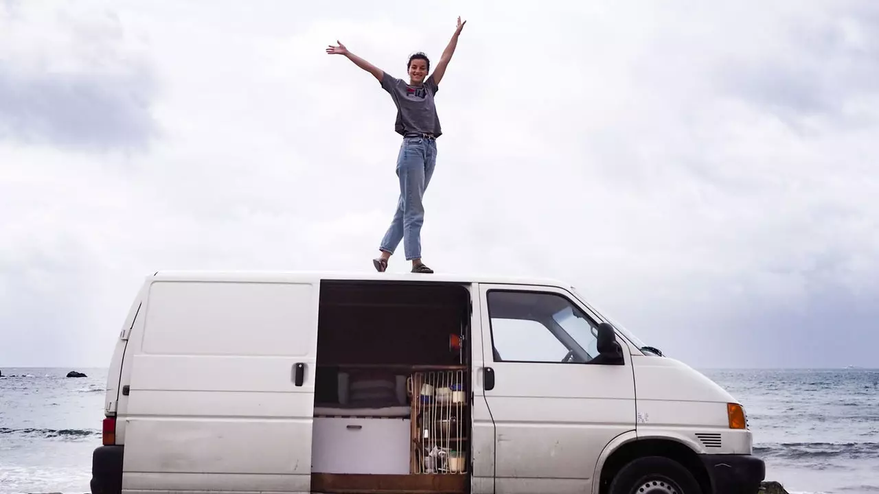 She Explores, la communauté de femmes qui parcourent le monde en van, cuisinent sur des feux de camp et dorment à la belle étoile