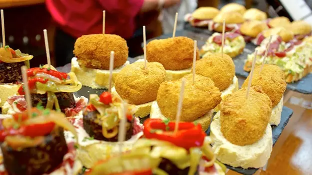 Tortilhas e outros pinchos entre Siete Calles e Ensanche del Bilbao