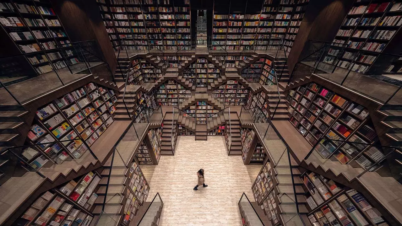 Wéi an en Escher Molerei eran ze kommen: dat ass déi spektakulärst Librairie vun der Welt