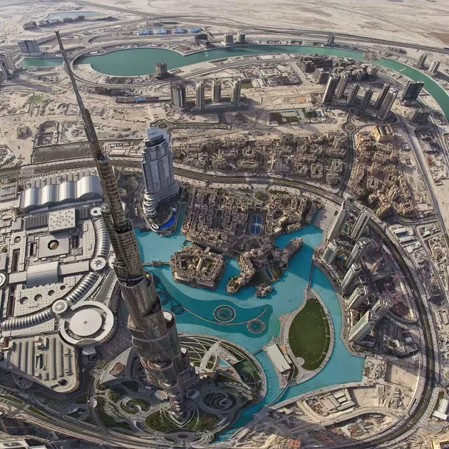 È così che Dubai può essere vista da pochi metri sopra l'edificio più alto del mondo, il Burj Khalifa