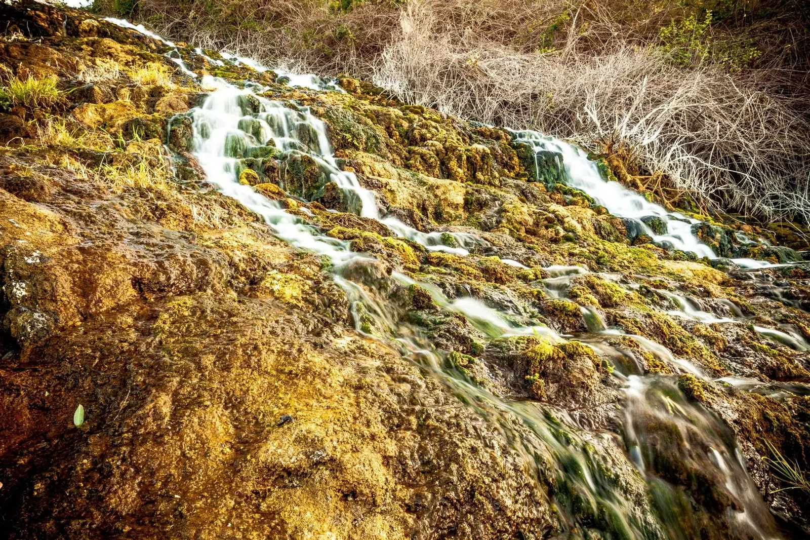 Lomo Morín la cascata artificiale nella Terra del Trigo.