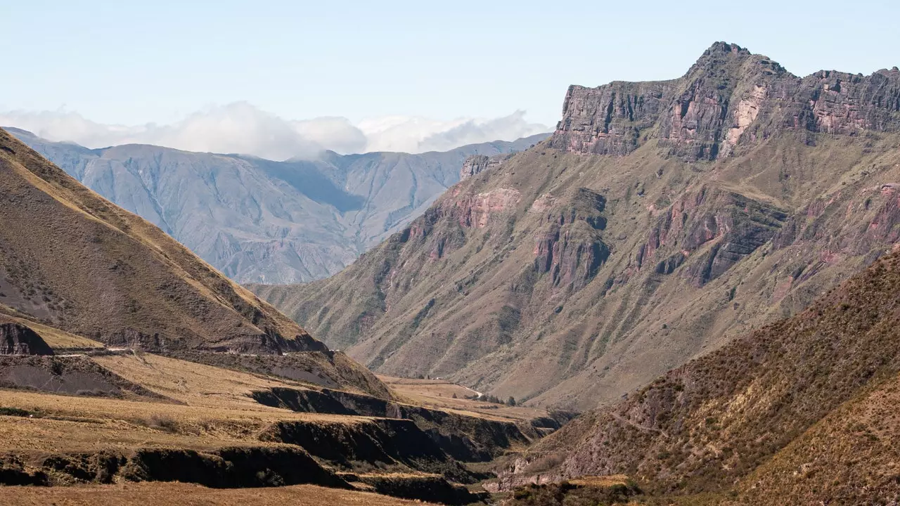 Sulla strada per Bodega Tacuil, un'esperienza sublime nei paesaggi di Salta