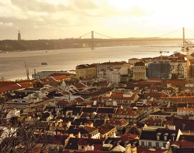 Percutian romantis di Lisbon melarang 'saudade'