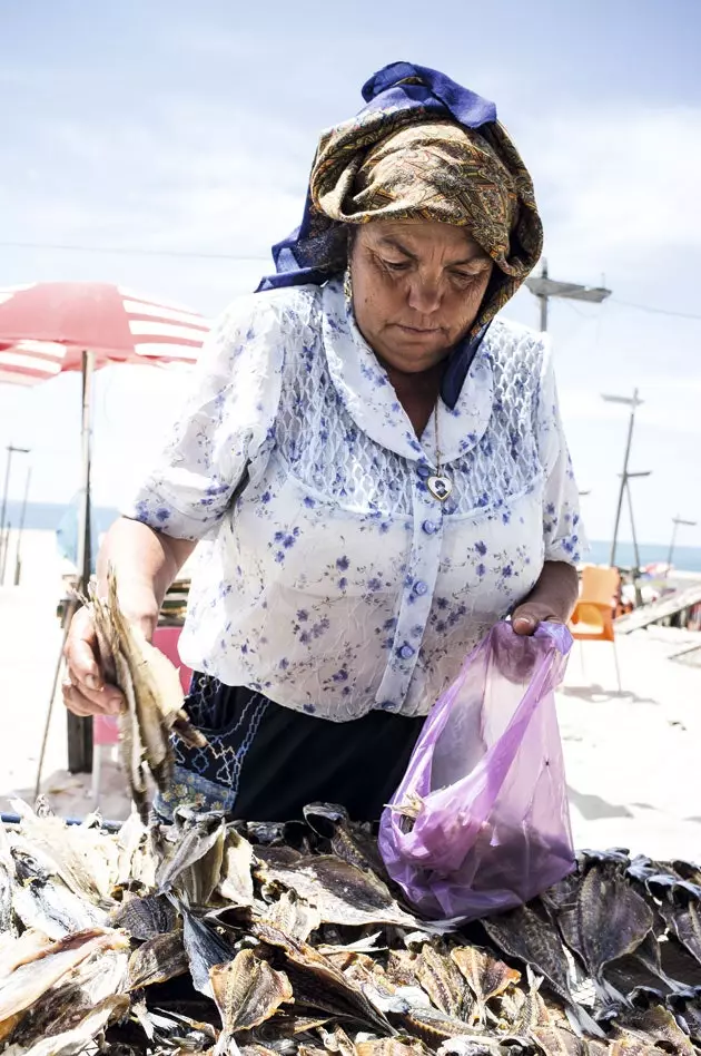 Penjual ikan kering