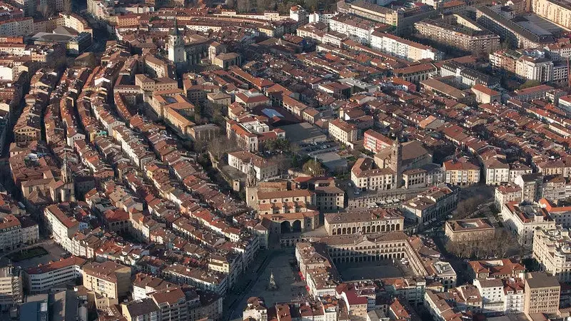 An ceathrú cuid meánaoiseach VitoriaGasteiz