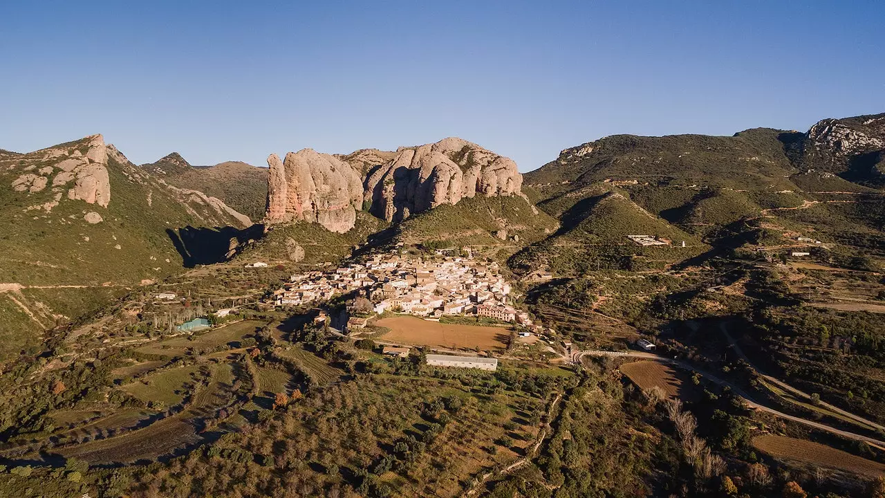 Agüero, an cinniúint rúnda i Ríocht na Mallos