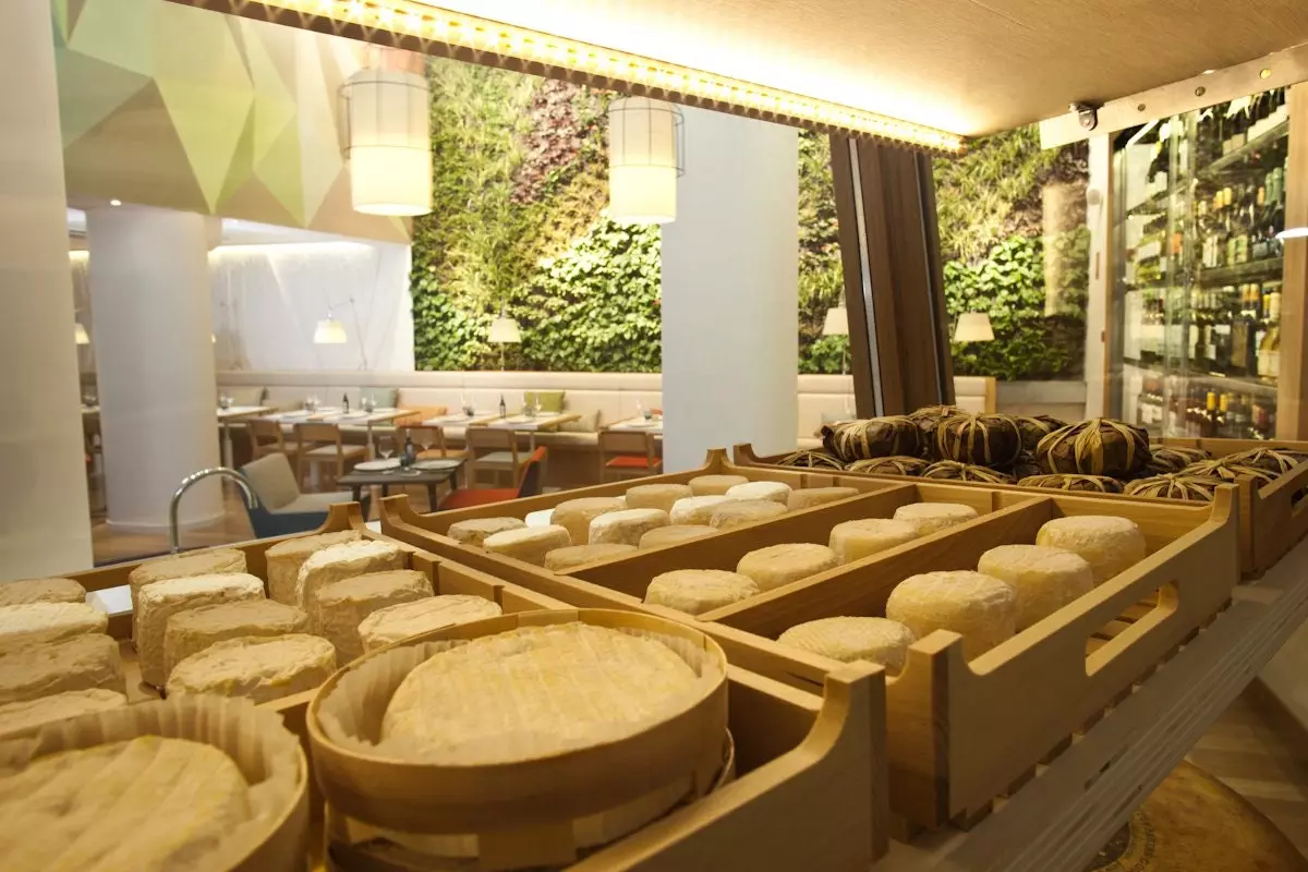 Interior del Cheese Bar