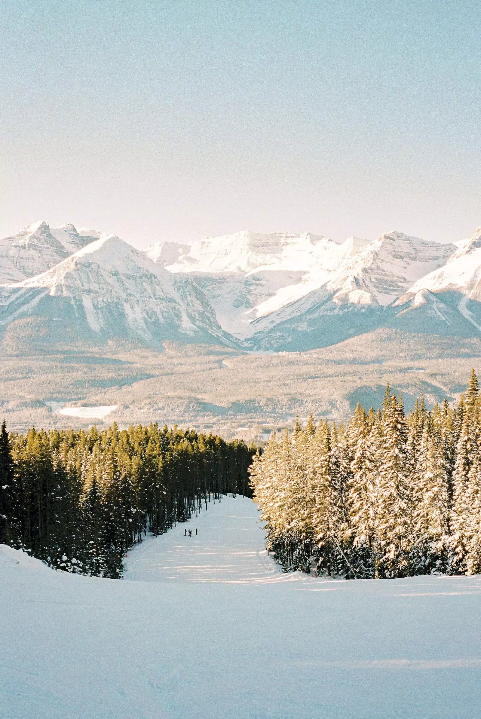 Panorama Meenung vun der Lake Louise Gare