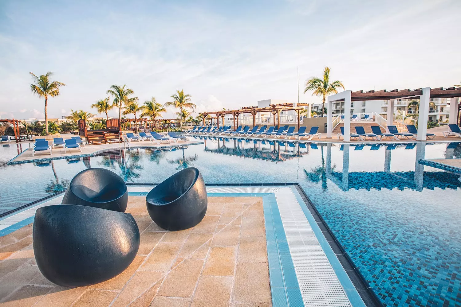 Mosaic view of the swimming pool of the Iberostar Selection Holguin Hotel.