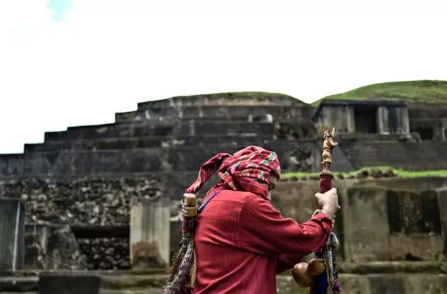 Sherehe katika mazingira ya Tazumal