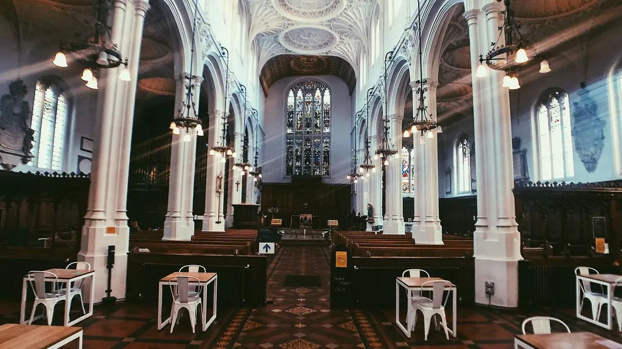 Londra'da kiliseler kafe, restoran ve konser salonuna dönüştü