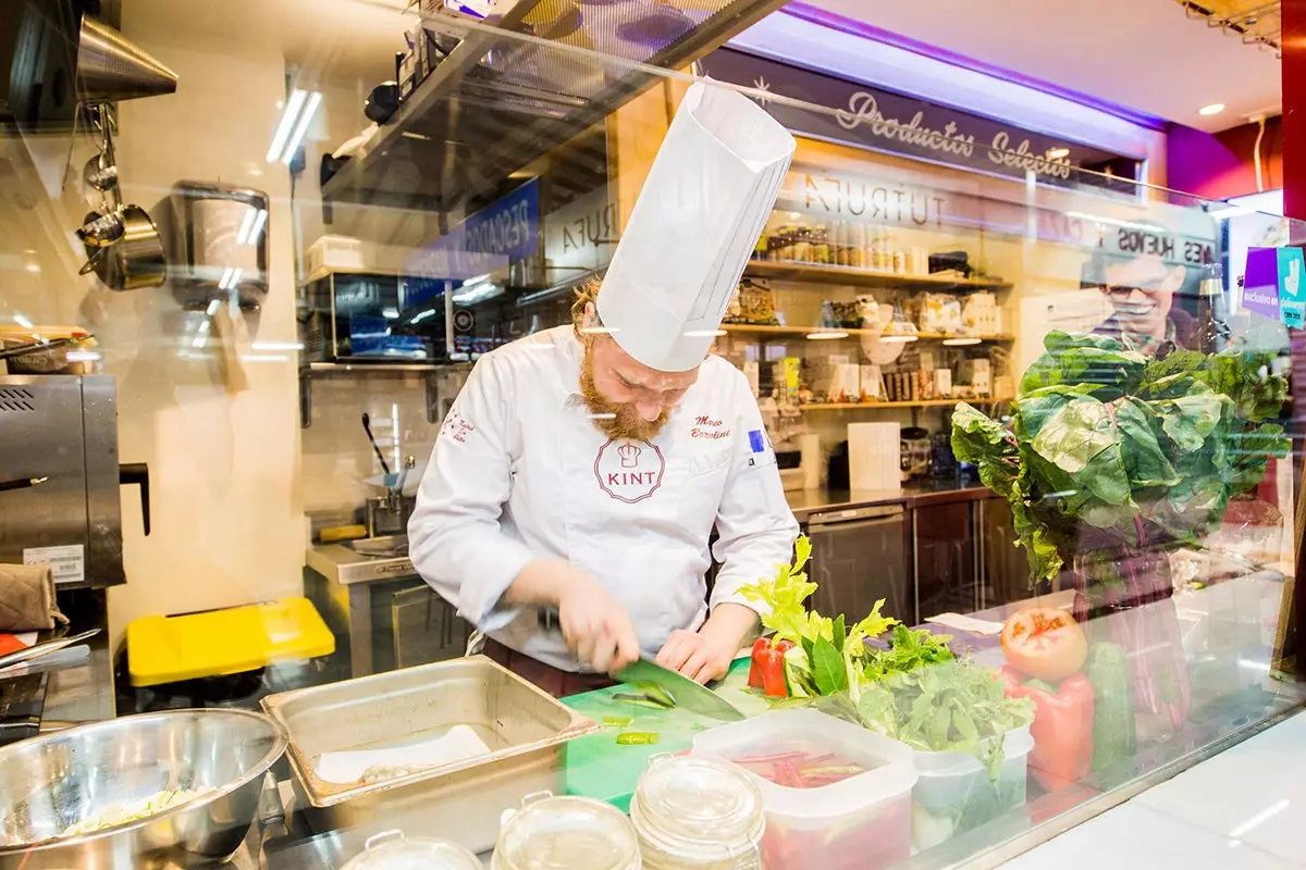 Mangiare al mercato di Vallehermoso a Madrid