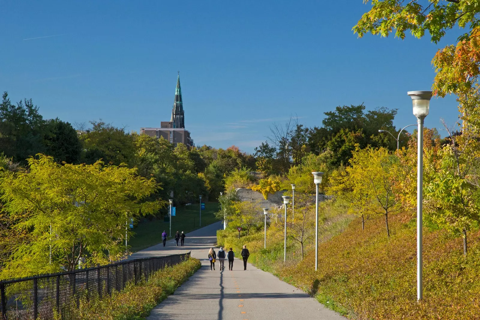 Dequindre leikkaa Greenwayn