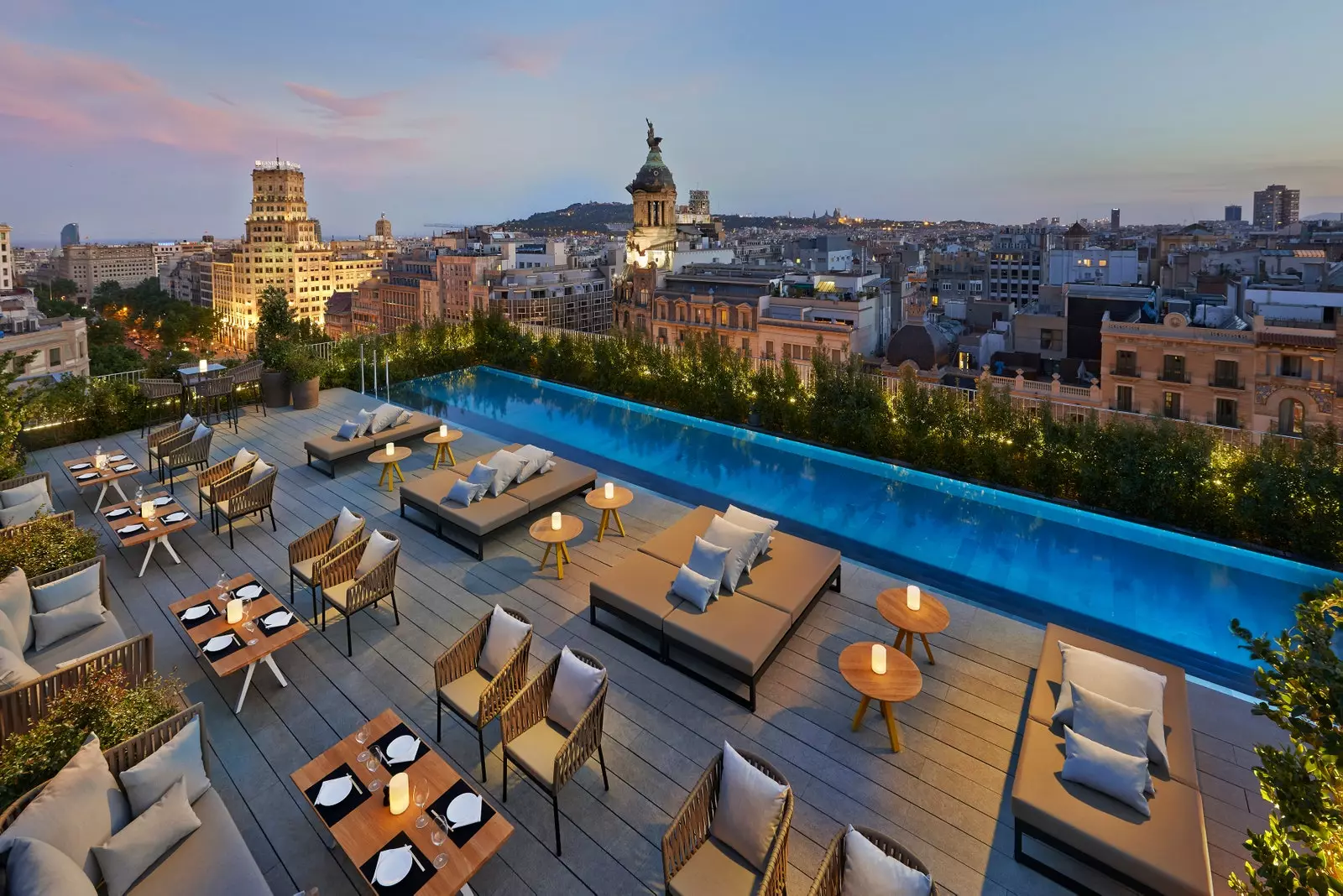 De beste terrassen om de zomer in Barcelona te beginnen