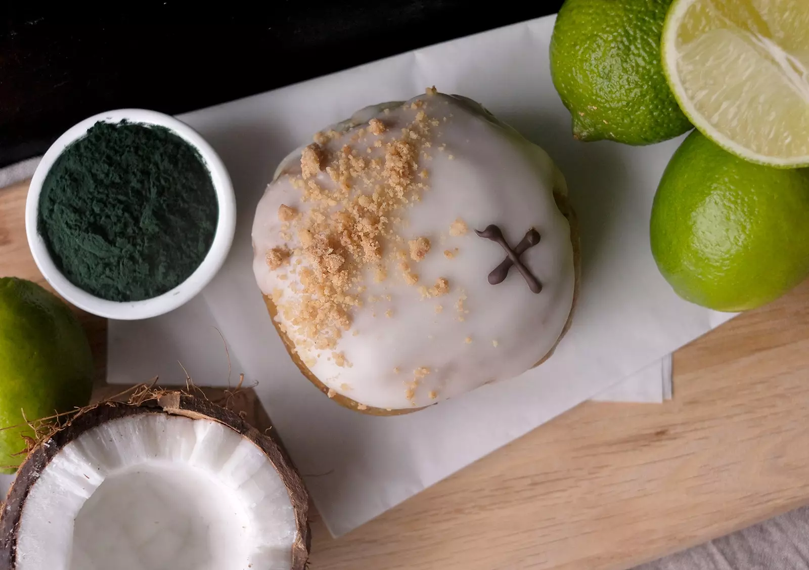 Ciambella vegana al cocco e lime.