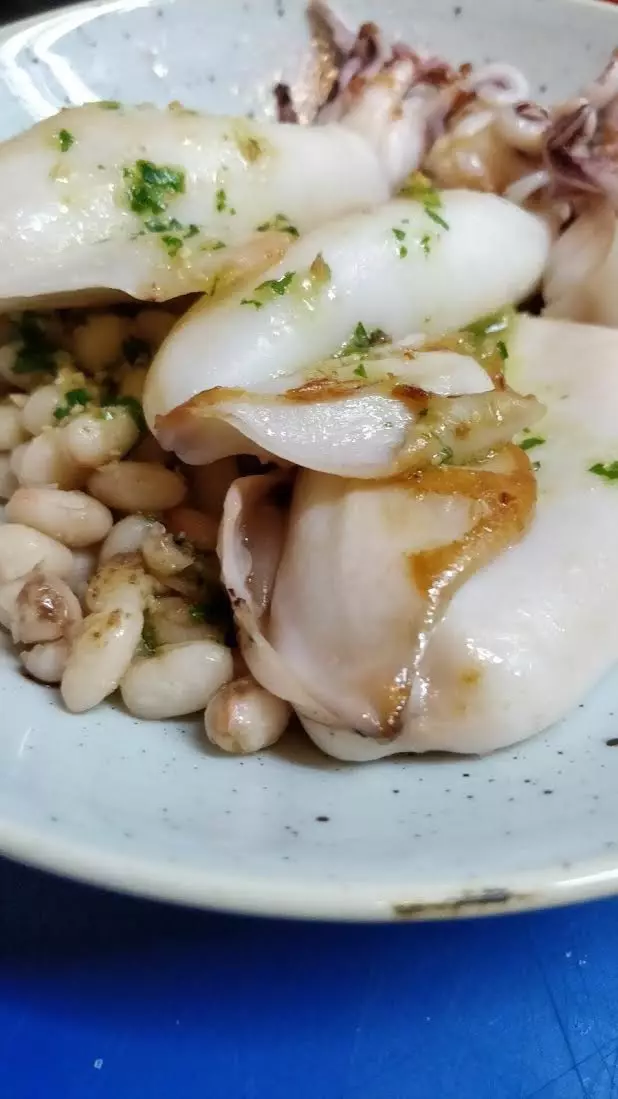 Some squid with mongetes