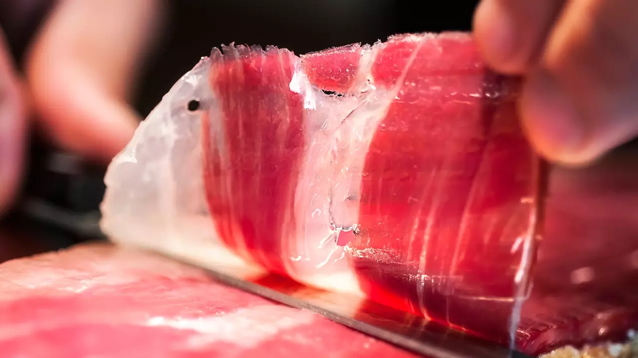 What does a 4,000 euro Iberian ham taste like?