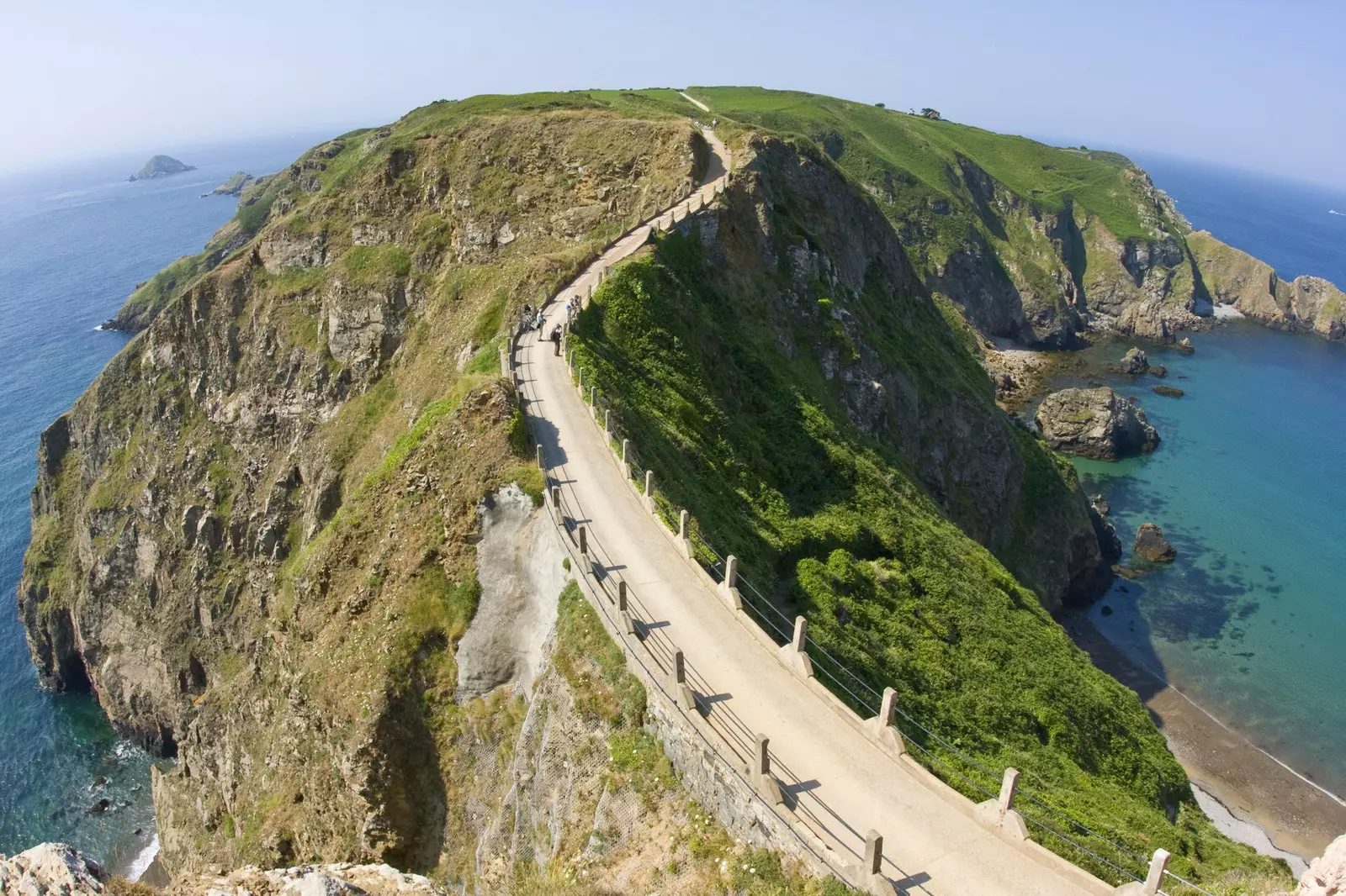 A metà strada tra la Francia e il sud dell'Inghilterra si trova l'isola di Sark