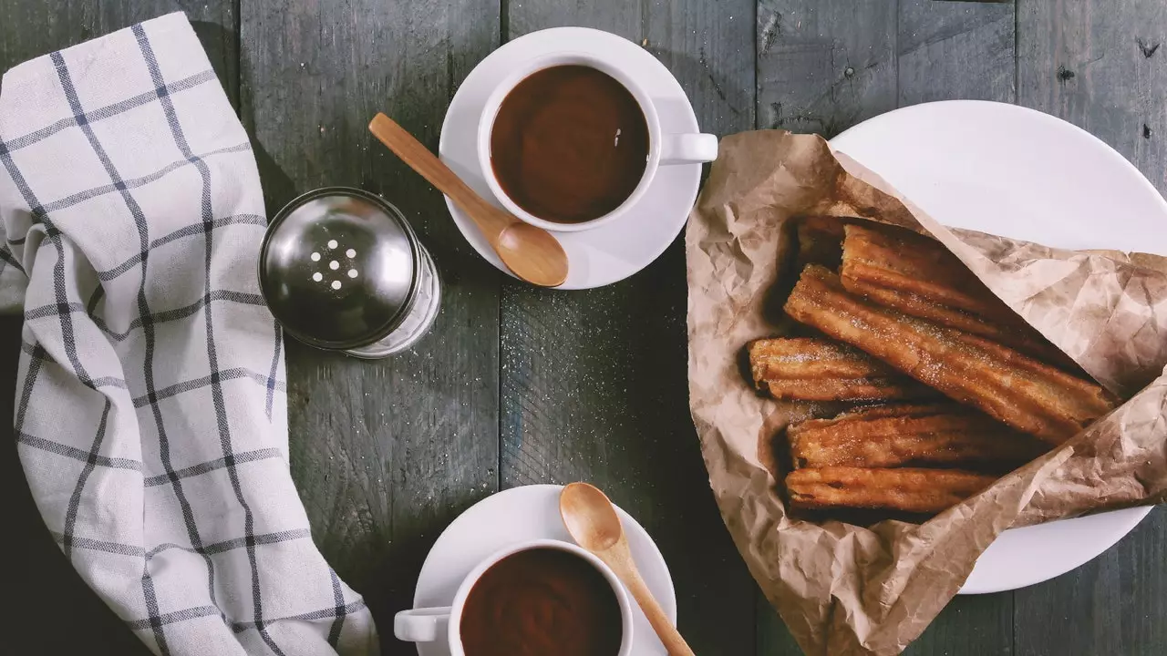 Барселонада churro чөмүлдүрүүчү он жер