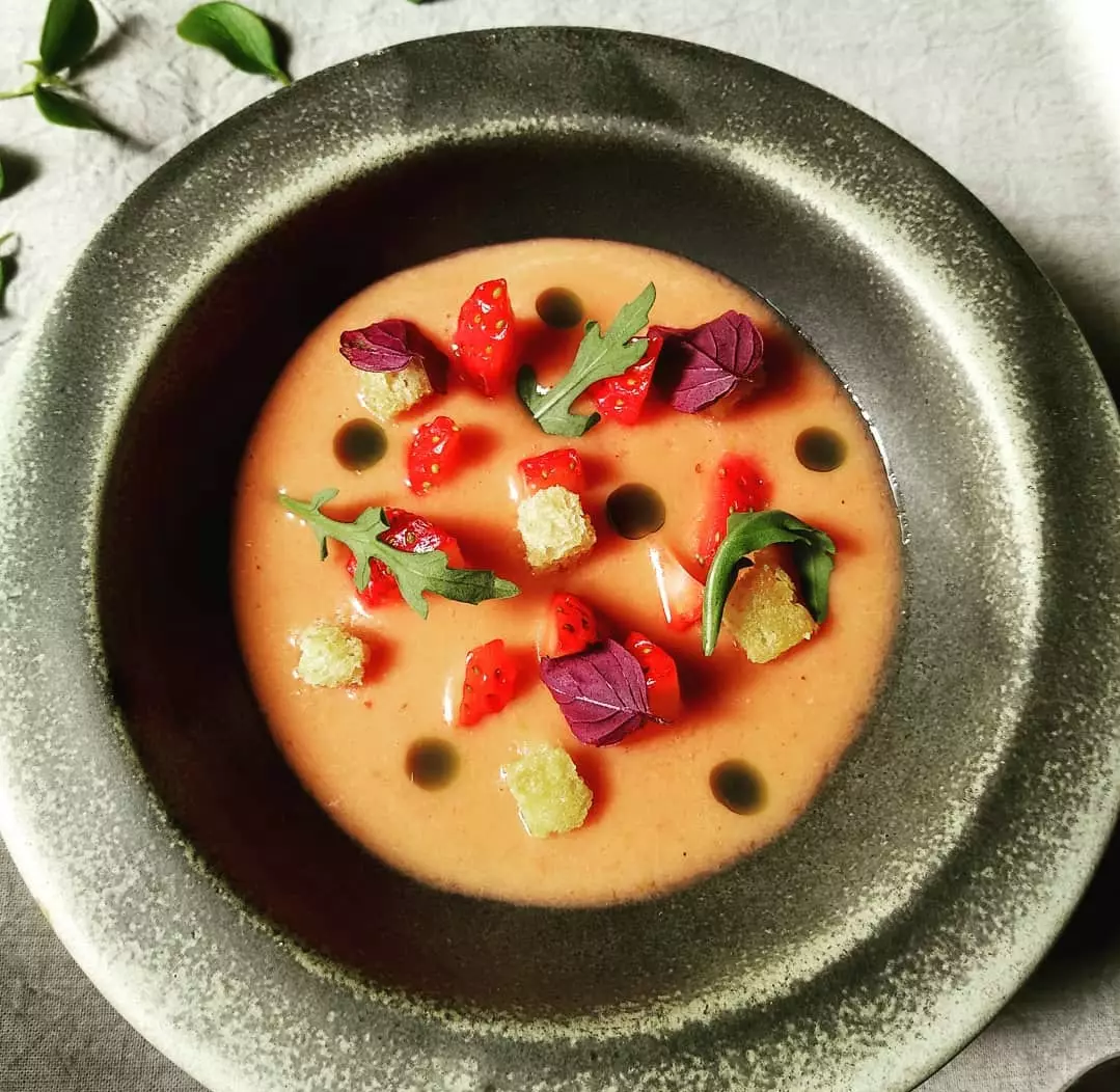 Strawberry gazpacho tại nhà hàng Saó.