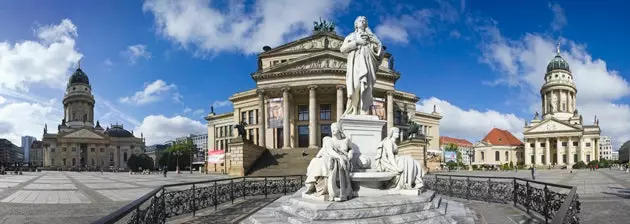 Panoramablick auf den Platz