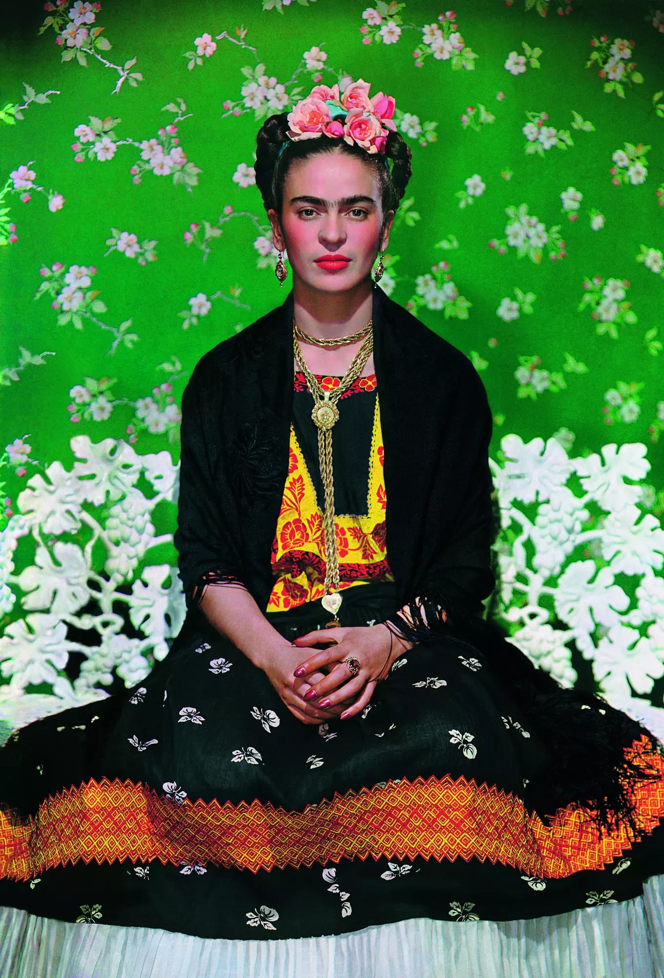 Frida Kahlo á bekk með kolefnisprentun 1938 mynd eftir Nickolas Muray.