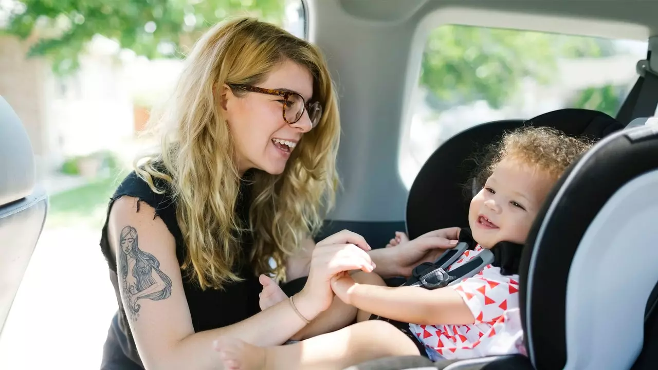 We moeten het hebben over hoe je zoon in de auto reist