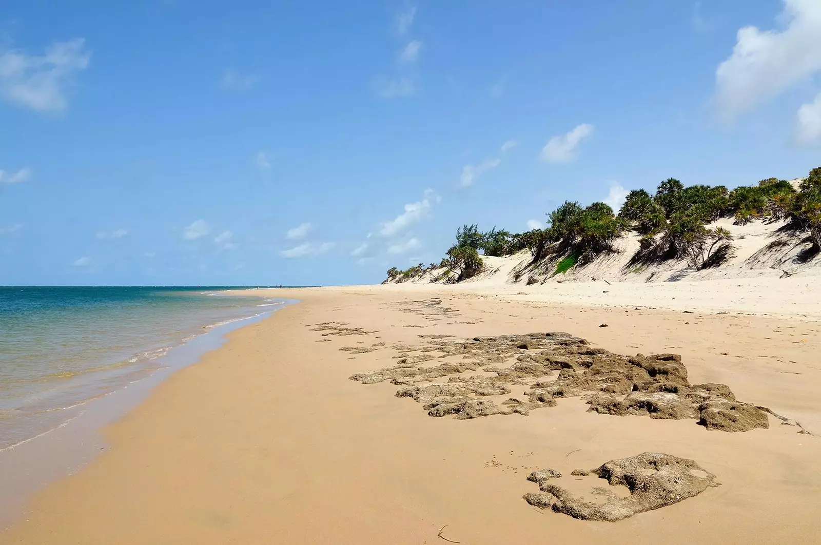 Lamu elhagyatott strandjai